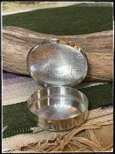 Load image into Gallery viewer, Wesley Whitman sterling silver and turquoise pill box