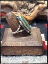 Load image into Gallery viewer, Freda Martinez, Navajo silversmith.  Sterling silver and Kingman turquoise ring.
