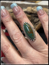 Load image into Gallery viewer, Freda Martinez, Navajo silversmith.  Sterling silver and Kingman turquoise ring.
