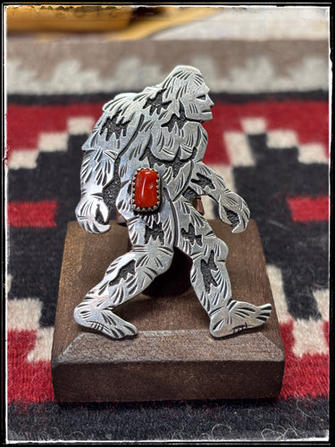 Richard Singer, Navajo silversmith. Sterling silver, overlay ring of the legend Bigfoot. Adjustable band..