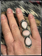 Load image into Gallery viewer, Sterling silver and Pink Conch ring from Navajo silversmith Alfred Martinez
