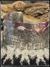 Load image into Gallery viewer, Ernest Reeder, Navajo silversmith. Triple layer storyteller cuff with 14K gold accents
