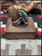 Load image into Gallery viewer, Rose Calladitto Turquoise Ring
