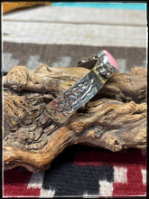 Load image into Gallery viewer, Sterling silver and pink conch row cuff from Navajo silversmith Ernest &quot;Bo&quot; Reeder.  
