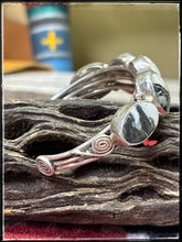 Load image into Gallery viewer, Priscilla Reeder, Navajo silversmith. Sterling silver and 5 white buffalo stone row bracelet. 

