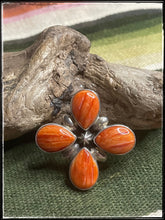 Load image into Gallery viewer, Etta Endito orange spiny oyster ring
