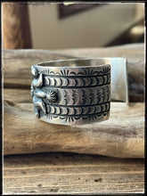 Load image into Gallery viewer, Darryl Becenti Sonoran Gold and sterling silver cuff side view
