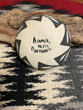 Load image into Gallery viewer, Handmade Acoma seed pot from artist &quot;Antonio&quot; - signature
