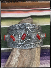 Load image into Gallery viewer, Del Arviso sterling and coral tufa cast cuff
