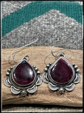 Load image into Gallery viewer, LB - hallmarked, Navajo made, purple spiny earrings
